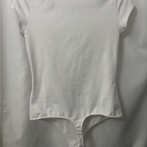 Free People Short Sleeved Square Eyes White Stretchy Bodysuit - Picture 10 of 11